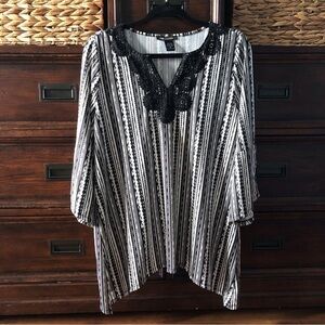Robert Louis abstract striped shark bite hem tunic top in size M
